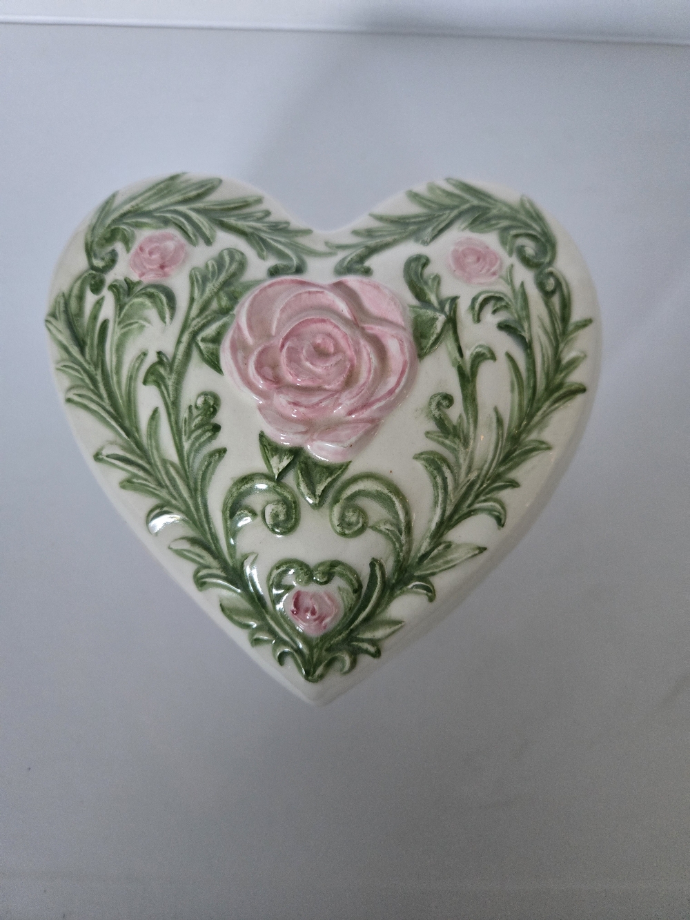 Vintage 1977 Hand Painted Heart Shaped Floral Ceramic Trinket Box Pink And Green